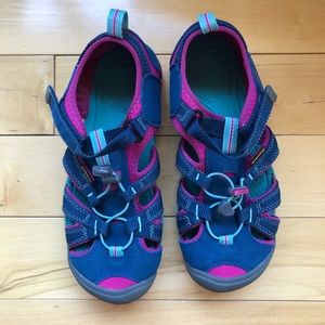 NWOT Keen sandals